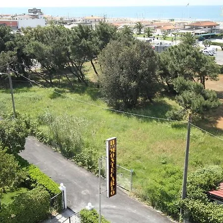 Montecarlo Hotell Lido di Camaiore