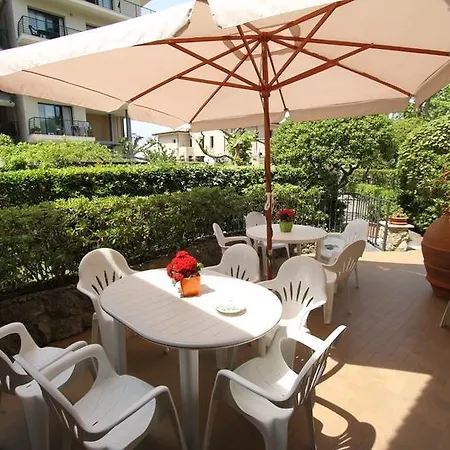 Montecarlo 3* Lido di Camaiore