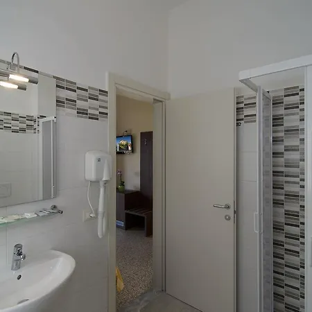 Hotell Montecarlo 3*