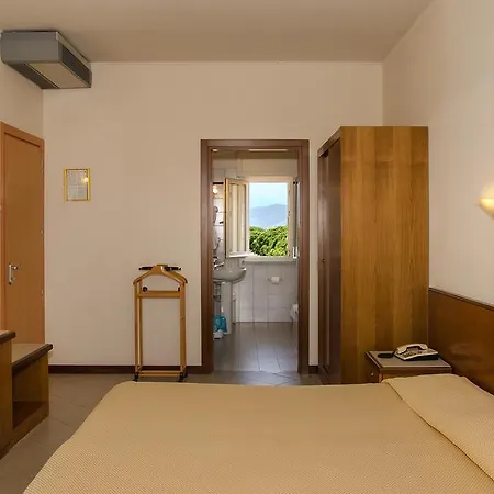 Hotell Montecarlo 3*